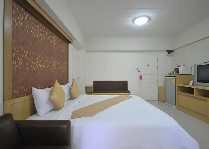 Hotel P Park Charansanitwong
